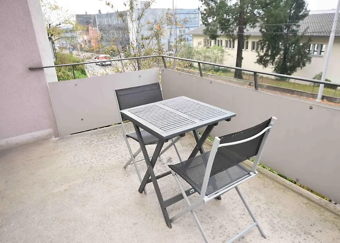 2br Near Center - Vineyard 21 *